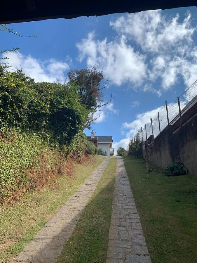 Quarto em Acomodações Particulares Suíte de inverno Campos do Jordão Brasil